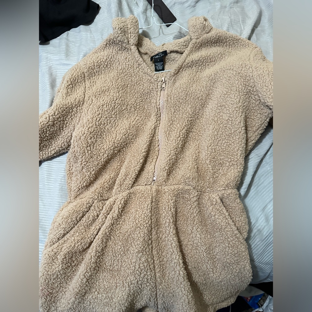 Soft body suit rue 21 size L